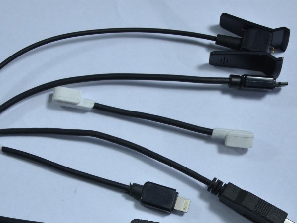 USB接口焊接--昆山恒友音达超声波塑料焊接机